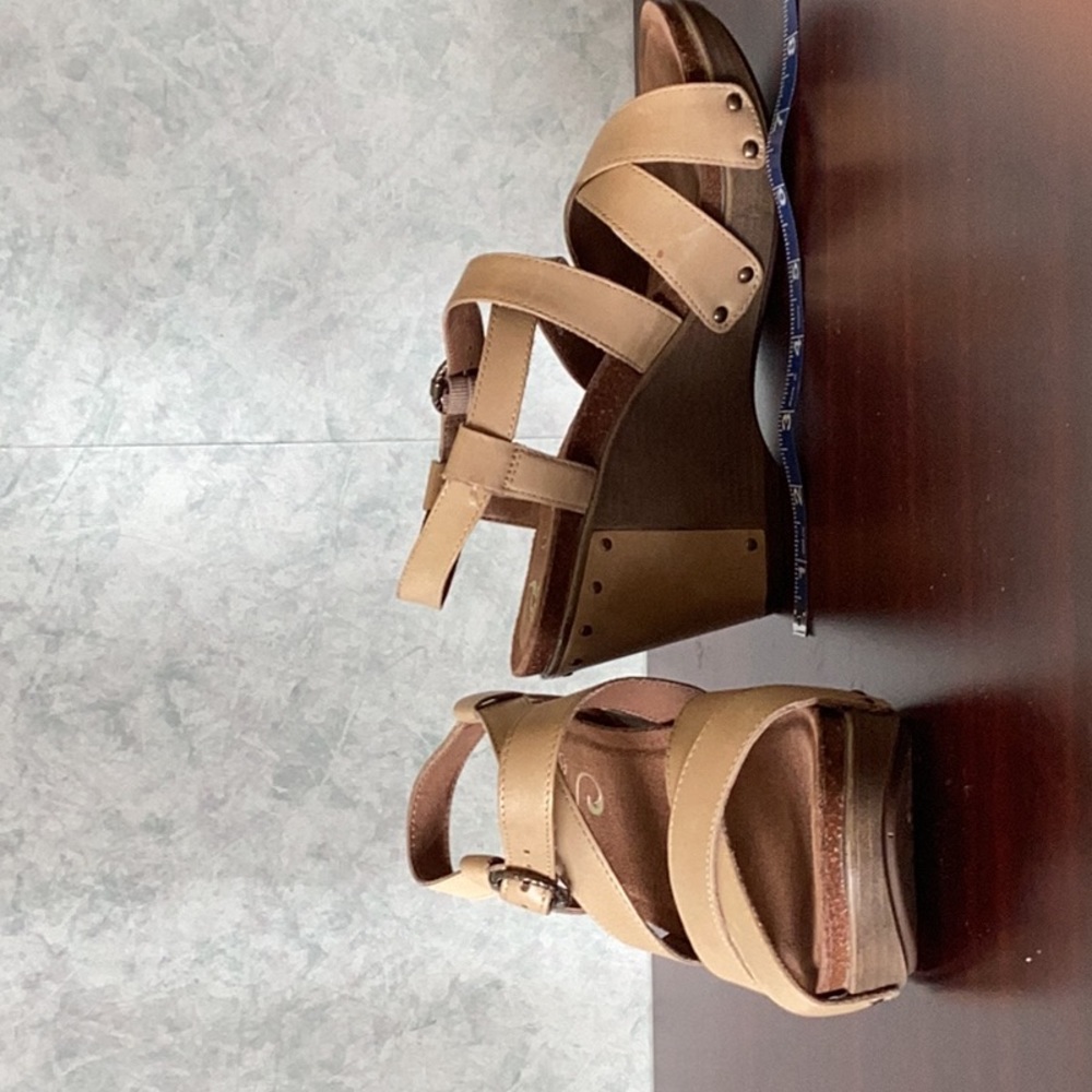 Tan sandal